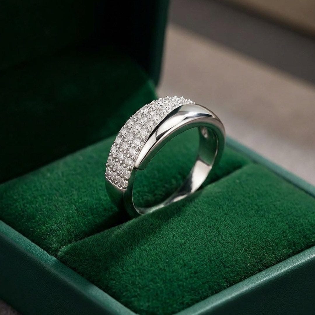 Kaisla — Elegant Gold Ring with Shining Stone