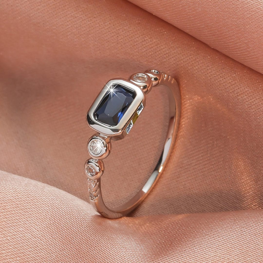 Adria — Windsor White Gold Sapphire Ring