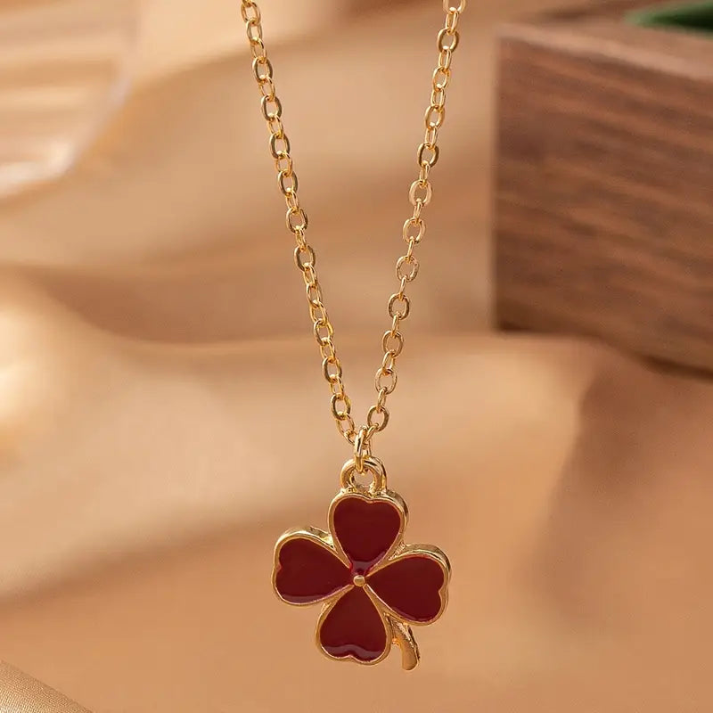 Minea — Four-Leaf Clover Pendant Necklace