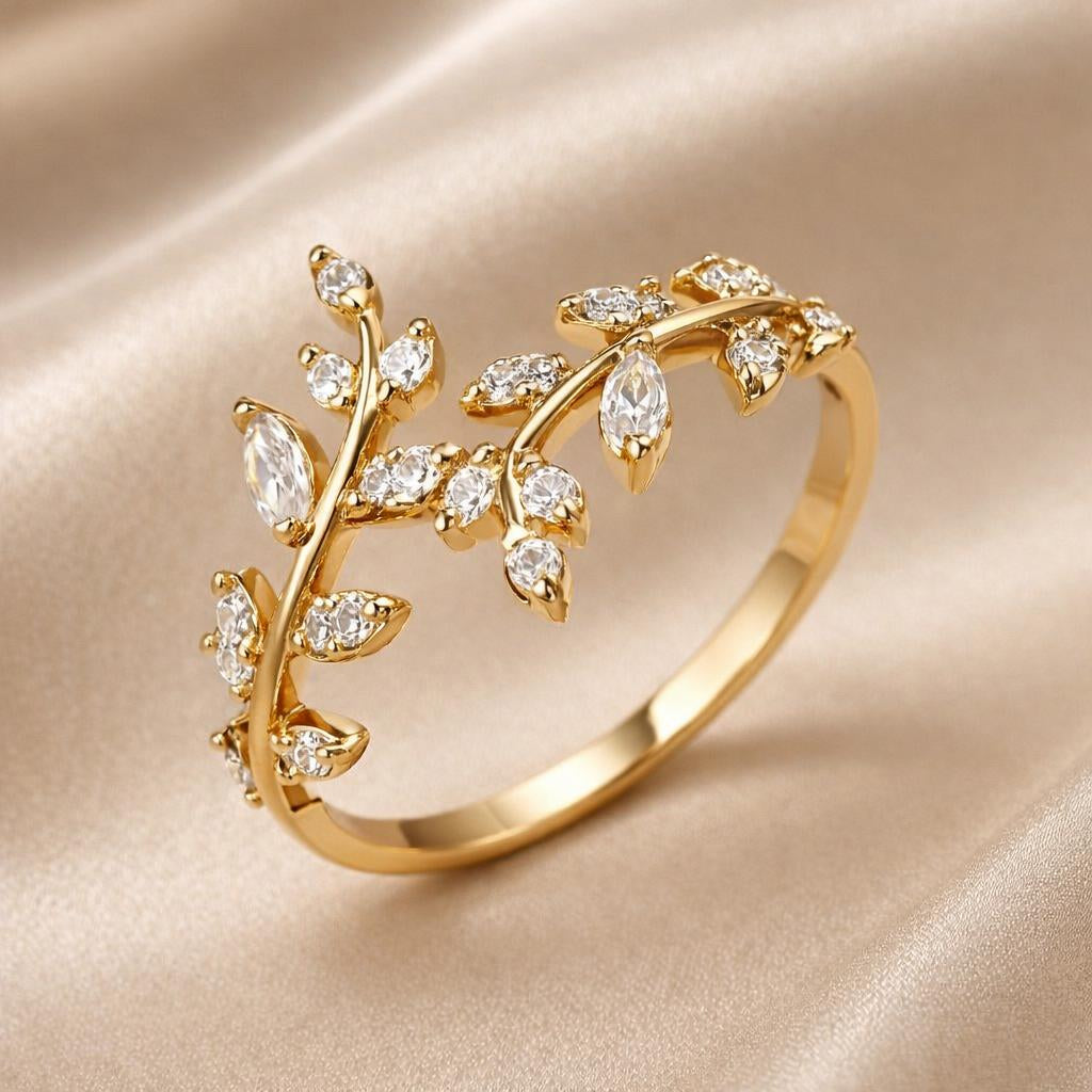 Rhiannon — White Gold Zirconia Vine Ring