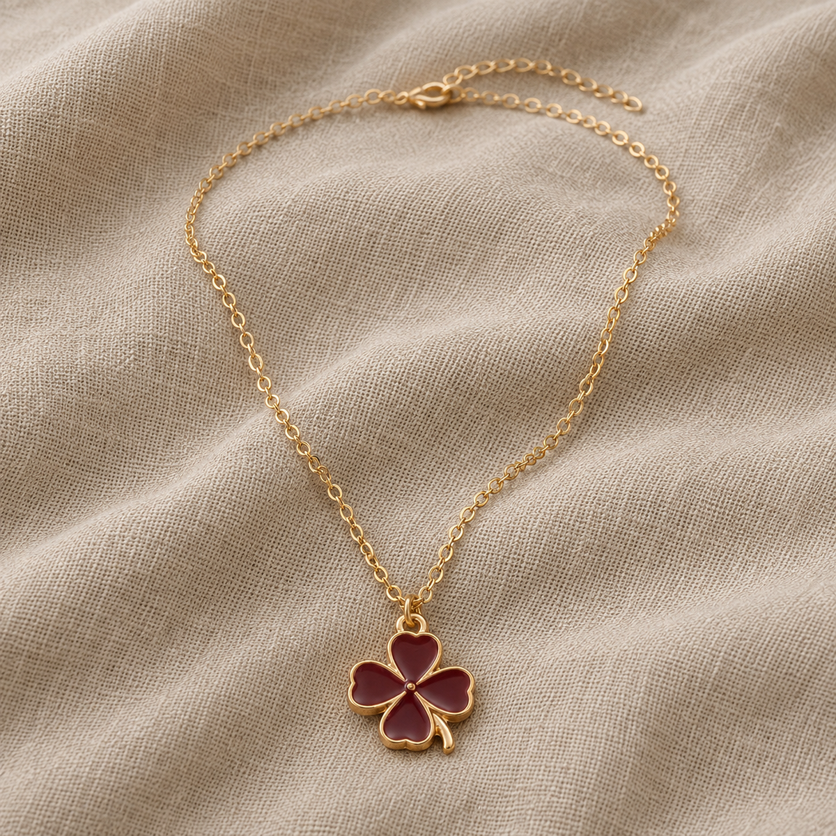 Minea — Four-Leaf Clover Pendant Necklace