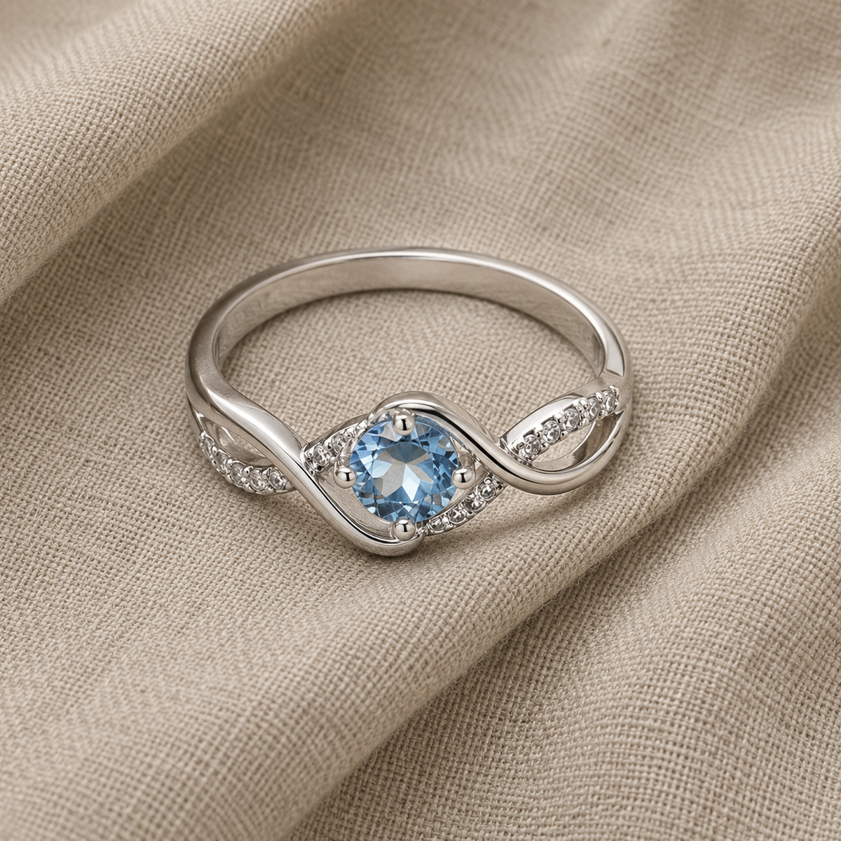 Riikka — Light Luxury Silver-Tone Ring