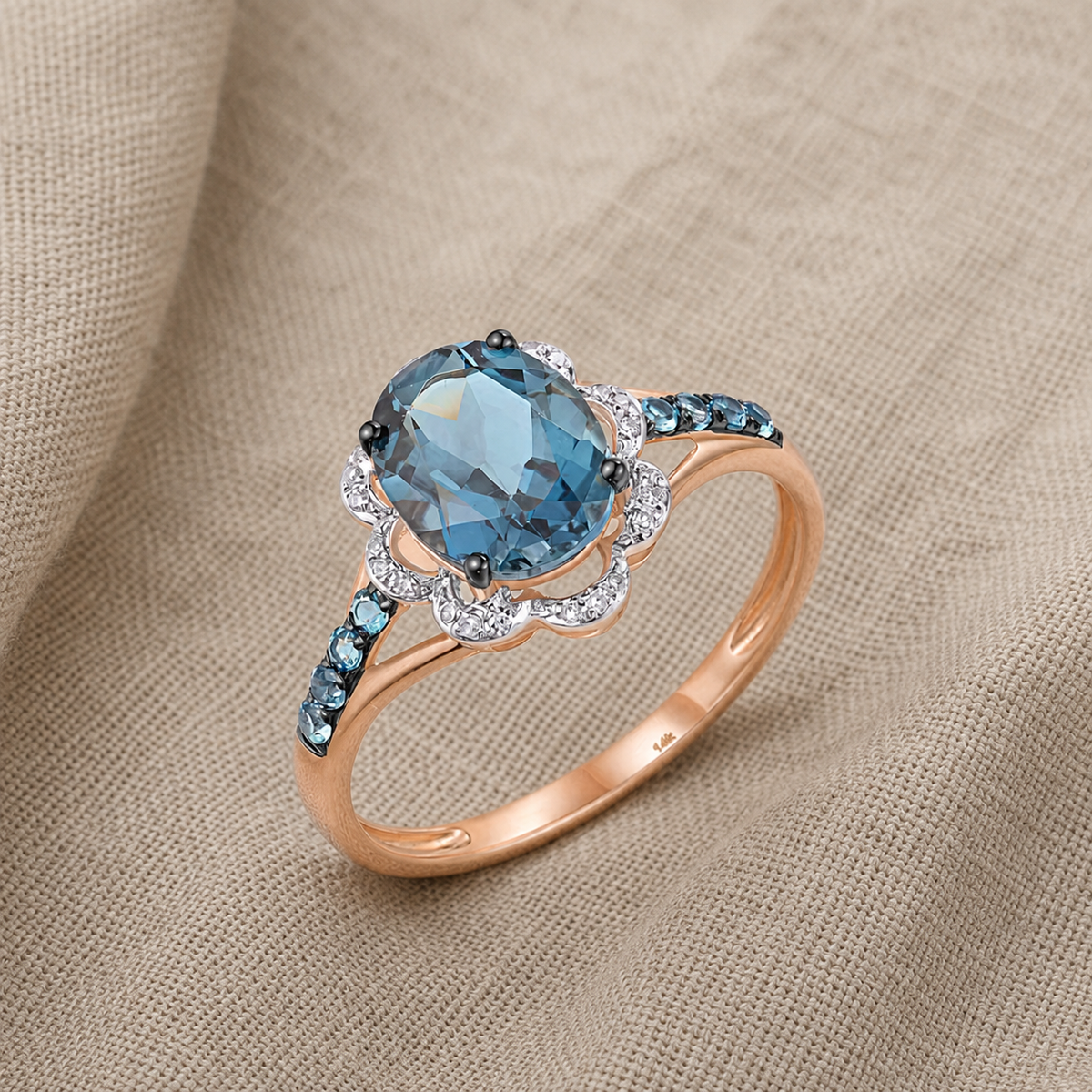 Viivi — Sparkling Blue Topaz Ring