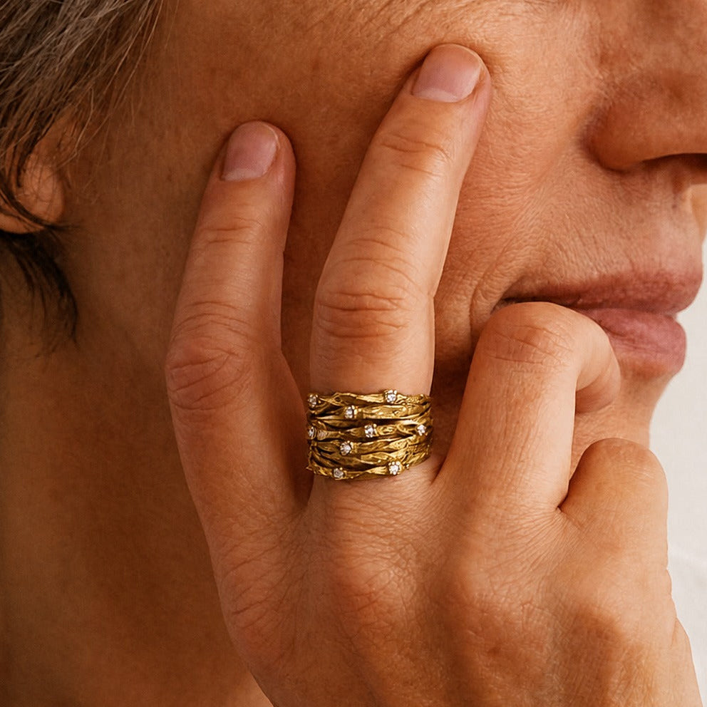 Jocasta — Vintage Gold Sculpted Band Ring