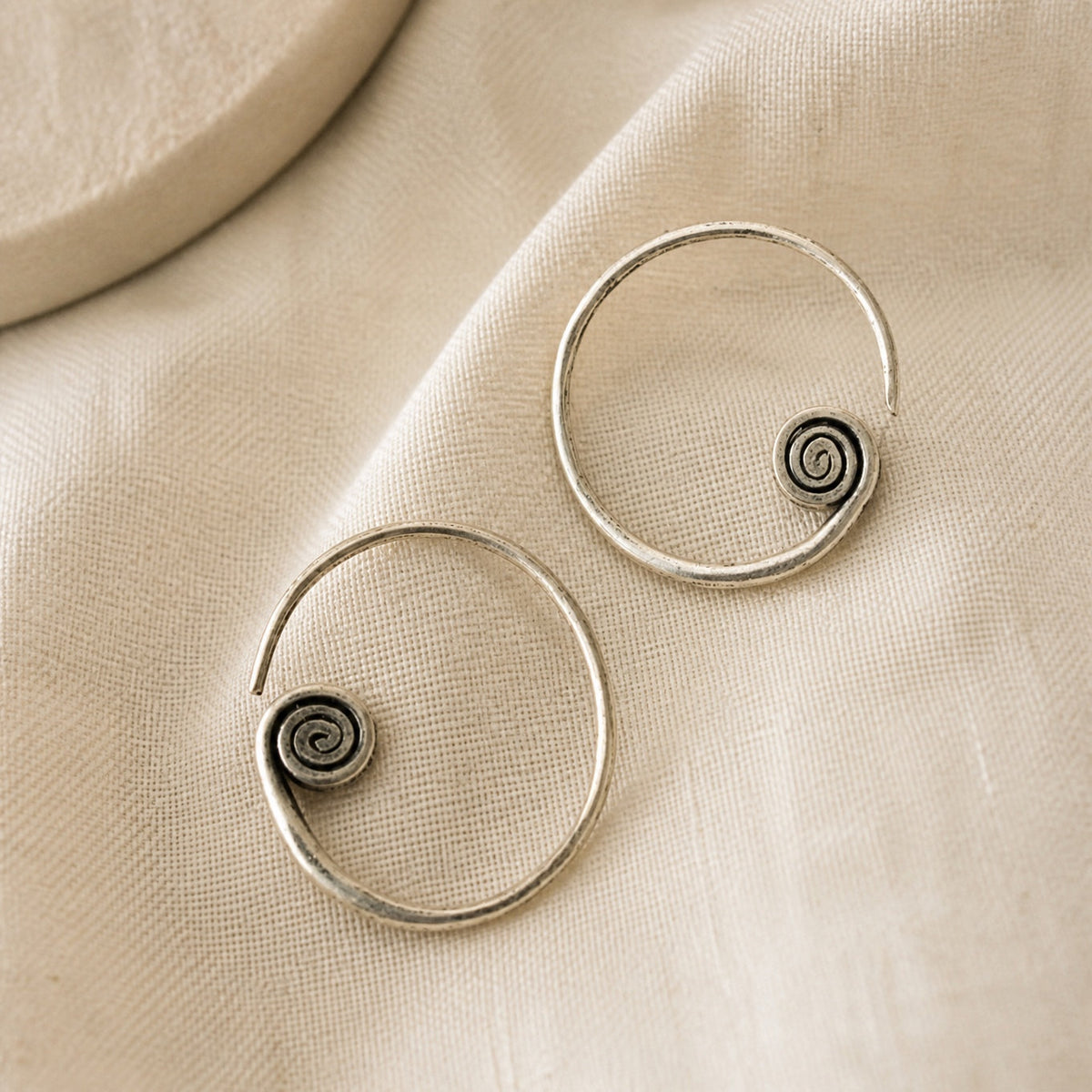 Hollis — Spiral Hoop Minimalist Earrings