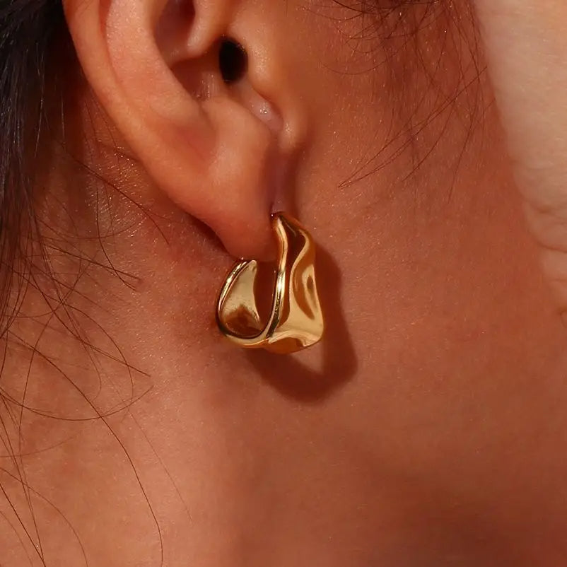 Zarela Polished Gold Hoop Earrings