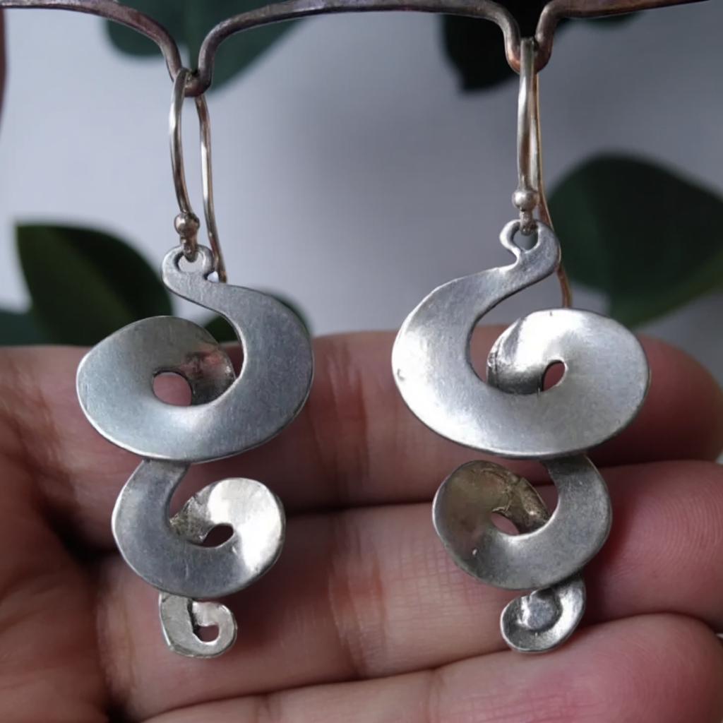 Vintage Spiral Design Silver Earrings