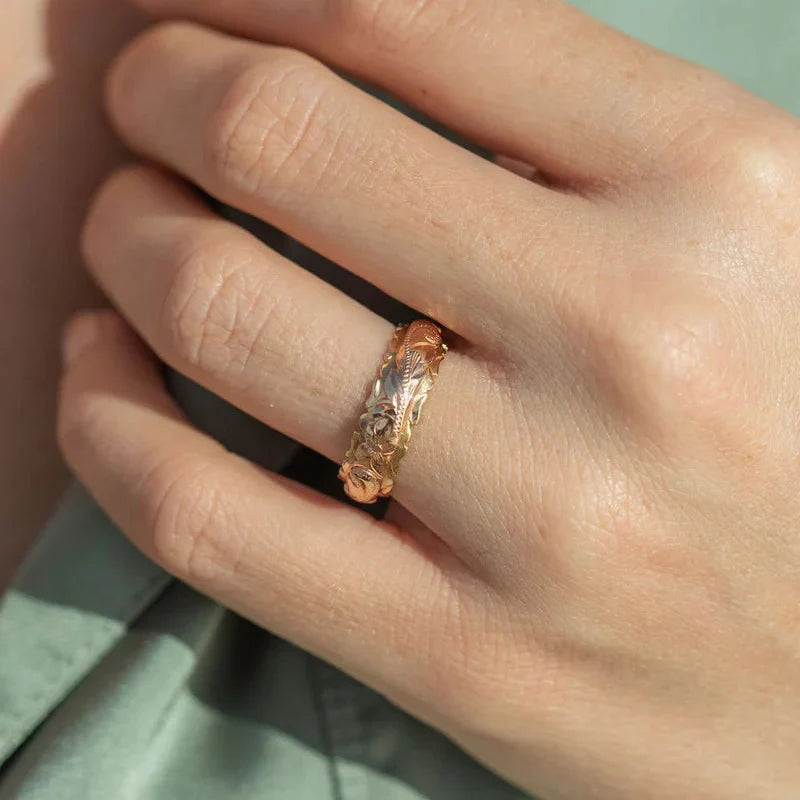 Pilar — Sovereign Petal Gold Ring