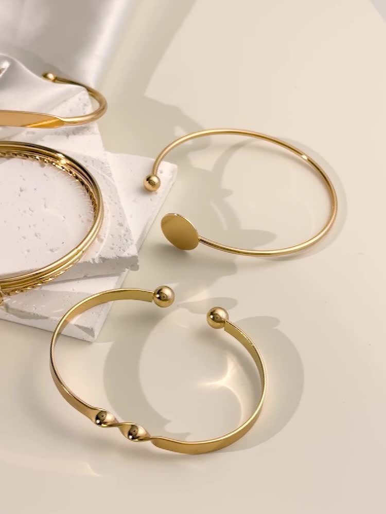 Verity — Smooth Geometric Bangle Set