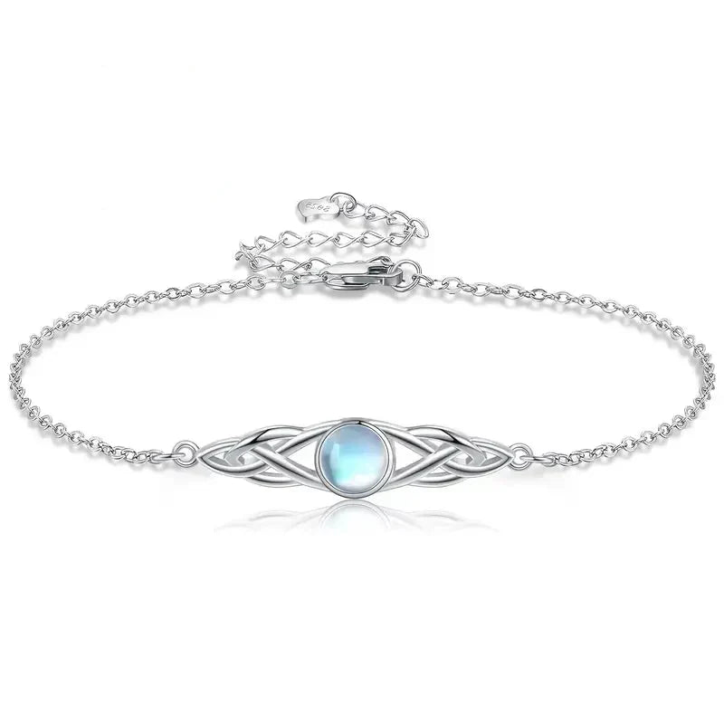 Jasmin — Inlaid Round Moonstone Bracelet