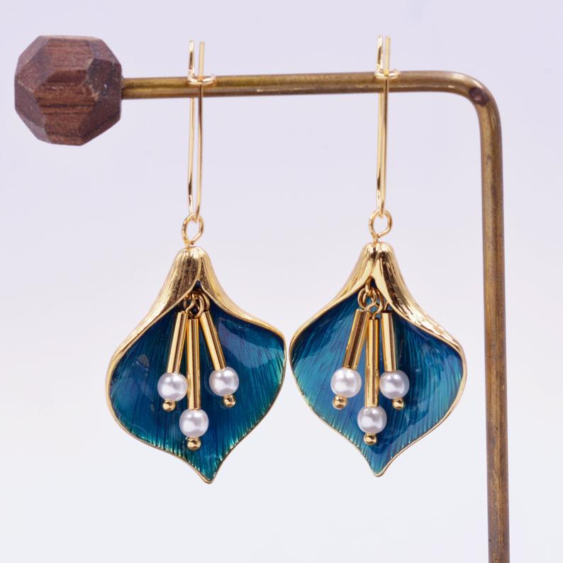 Vintage Flower Pearls Earrings