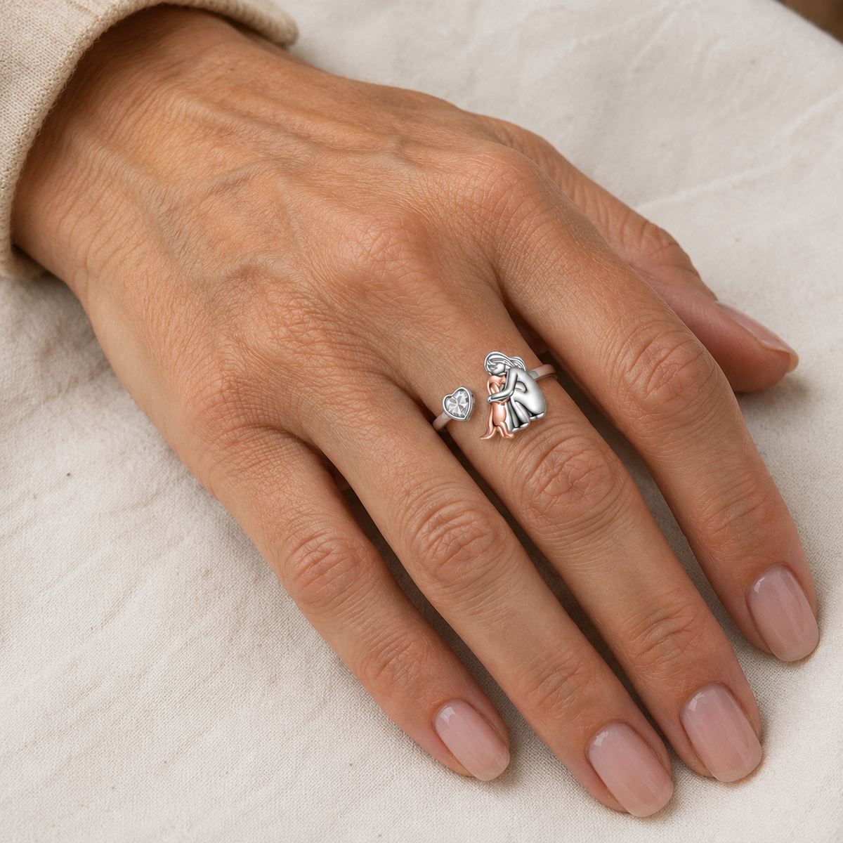 Daisy — "Always in My Heart" Dog Embrace Ring
