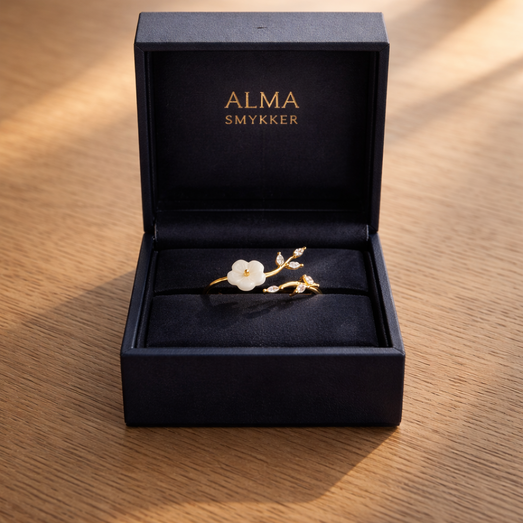 Filomena — Self-Love Flower Ring