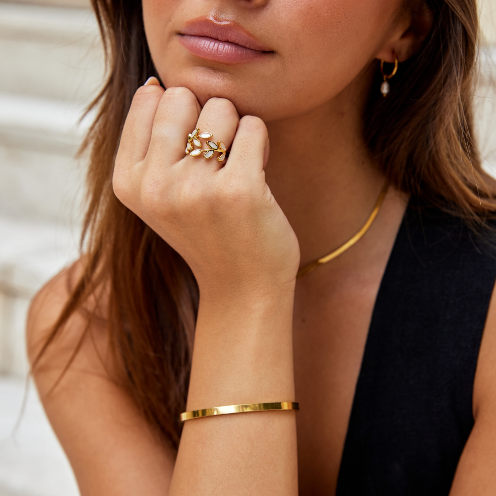 Carla — Gold Leaf Motif Ring