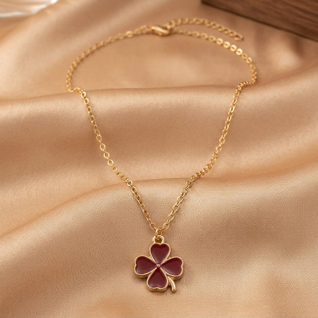 Minea — Four-Leaf Clover Pendant Necklace