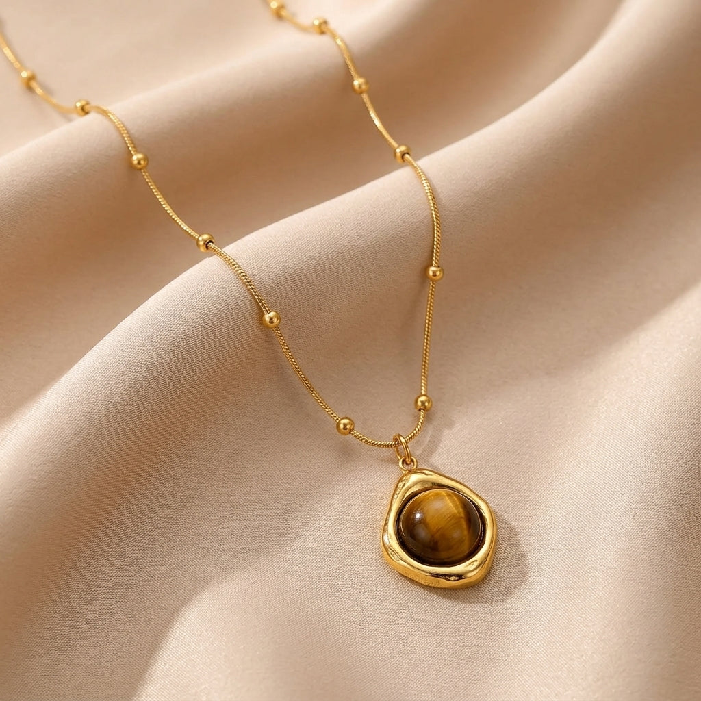 Helmi — Vintage Tiger's Eye Pendant Necklace