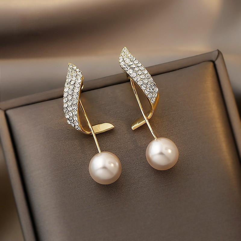 Tamara — Pearl Earrings in Gold