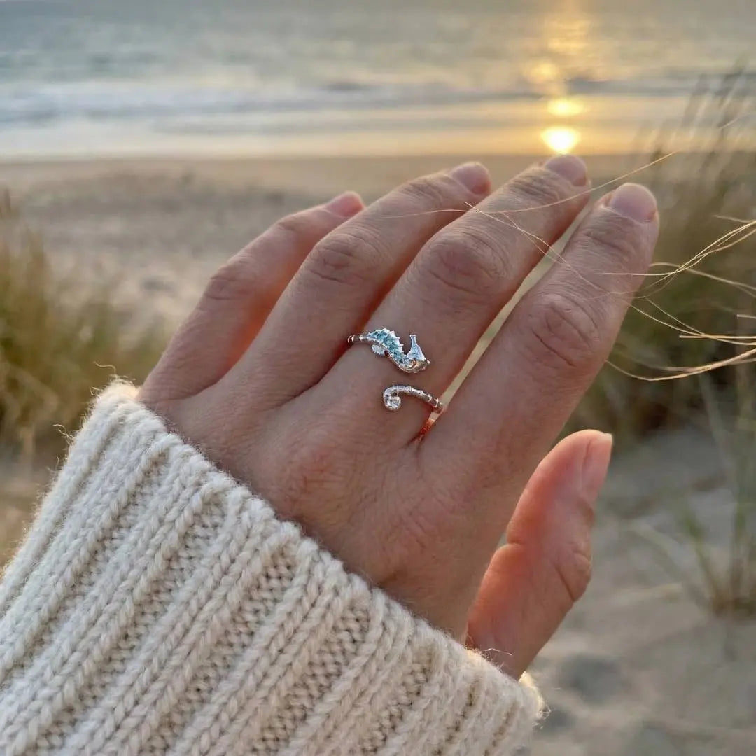 Fiona — Seahorse Zirconia Open Ring