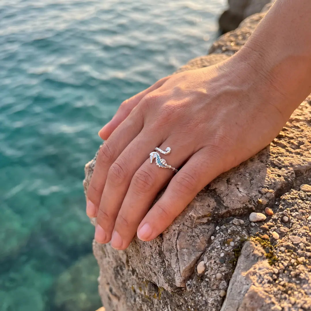 Fiona — Seahorse Zirconia Open Ring