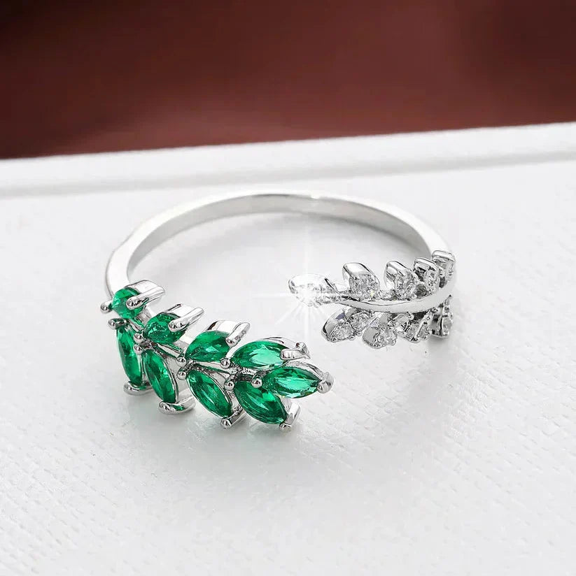 Tessa — Vivara Lyselle Vine Ring