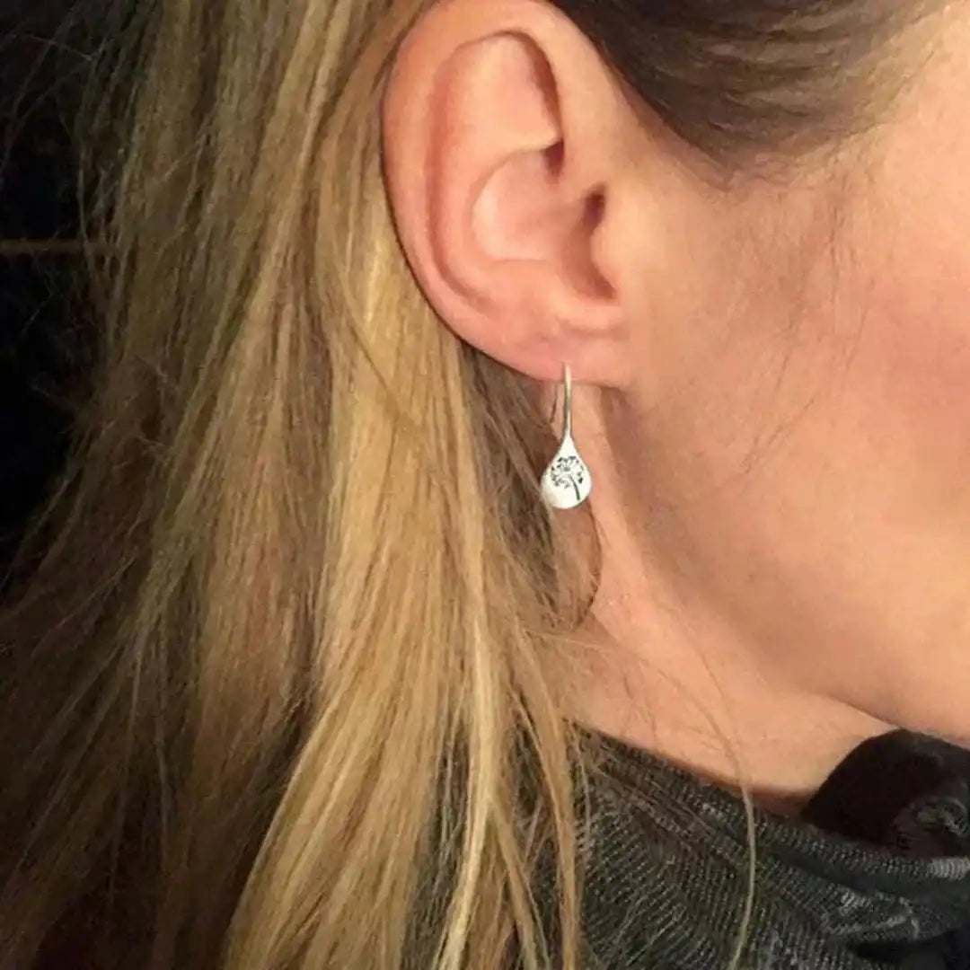 Janet — Vintage Silver Flower Earrings