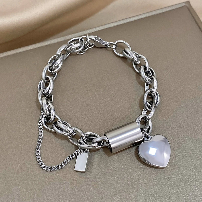 Amanda — Heart Charm Bracelet