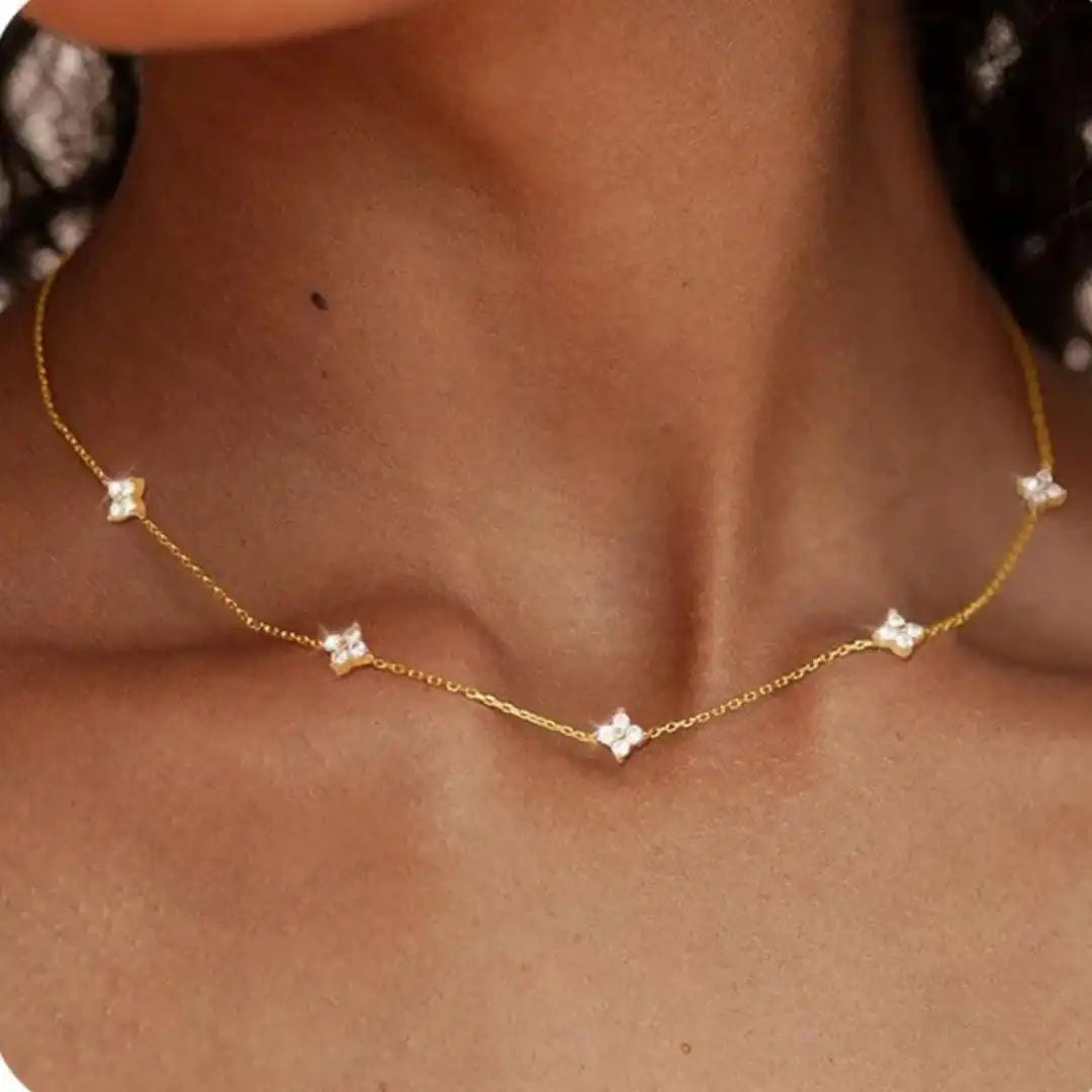 Odette — Gorgeous Flower Inlaid Zirconia Necklace