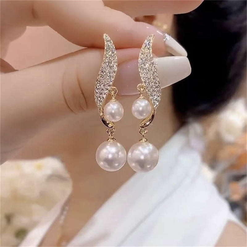 Maria — Gold Pearl Earrings