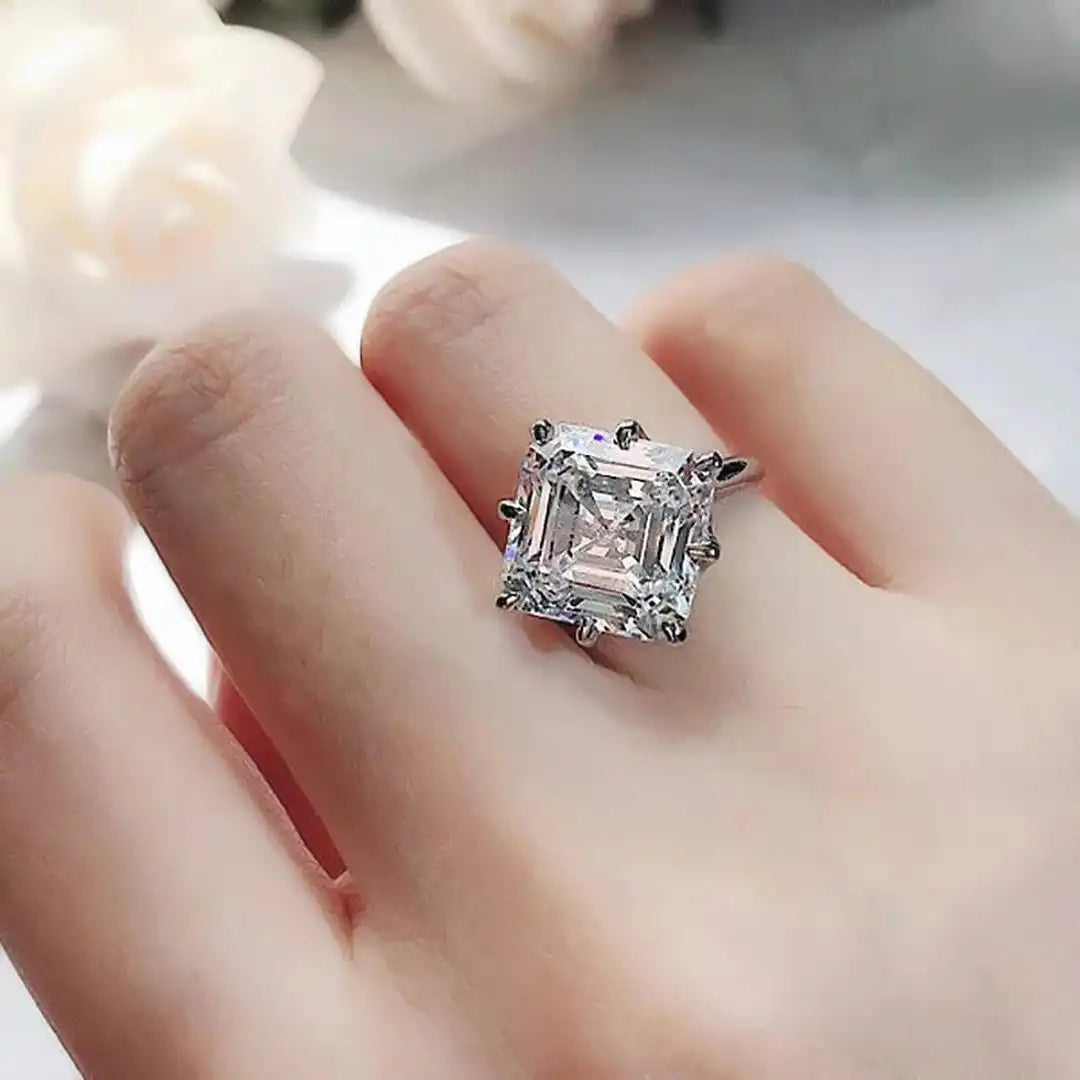 Gloria — Timeless Gold Cubic Zirconia Ring