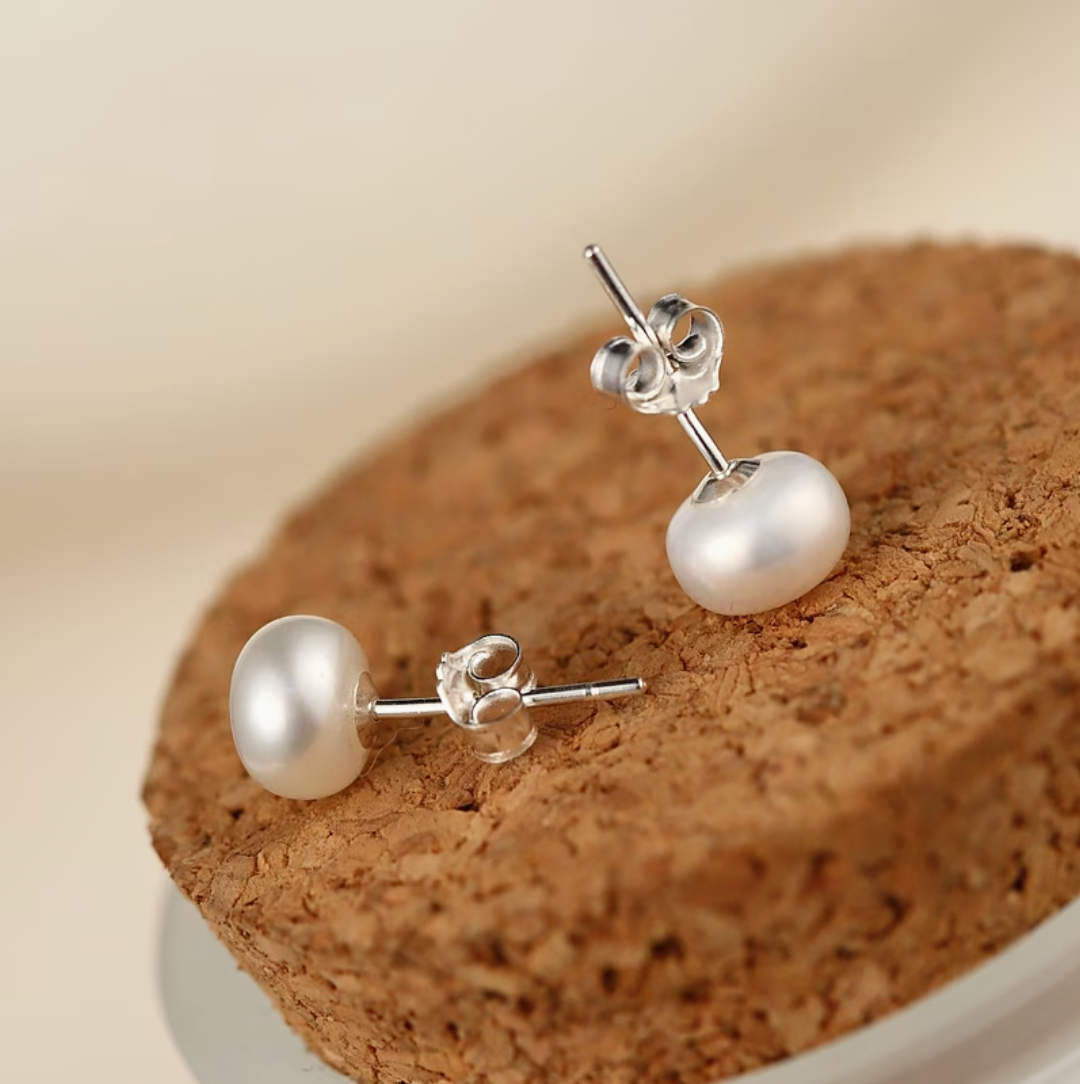 Della — Classic Pearl Stud Earrings
