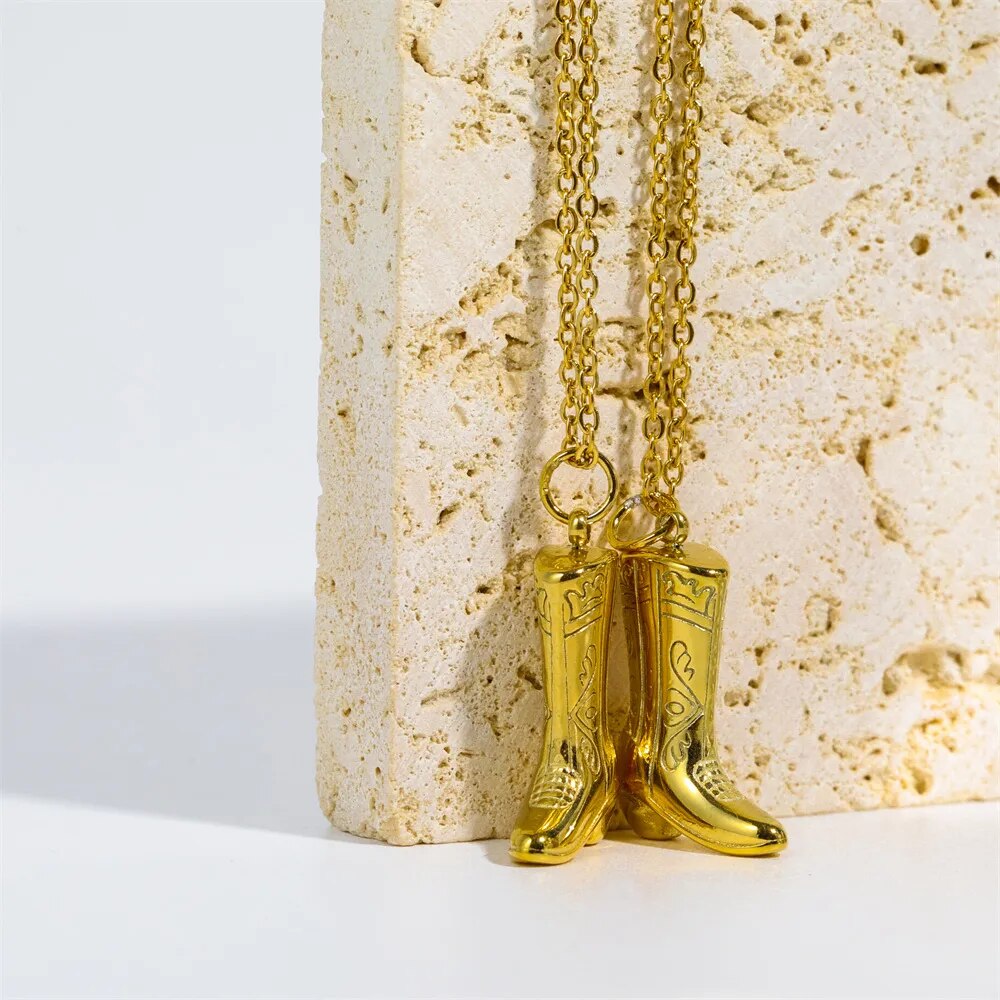 Mirella — Feminine Pendant Necklace
