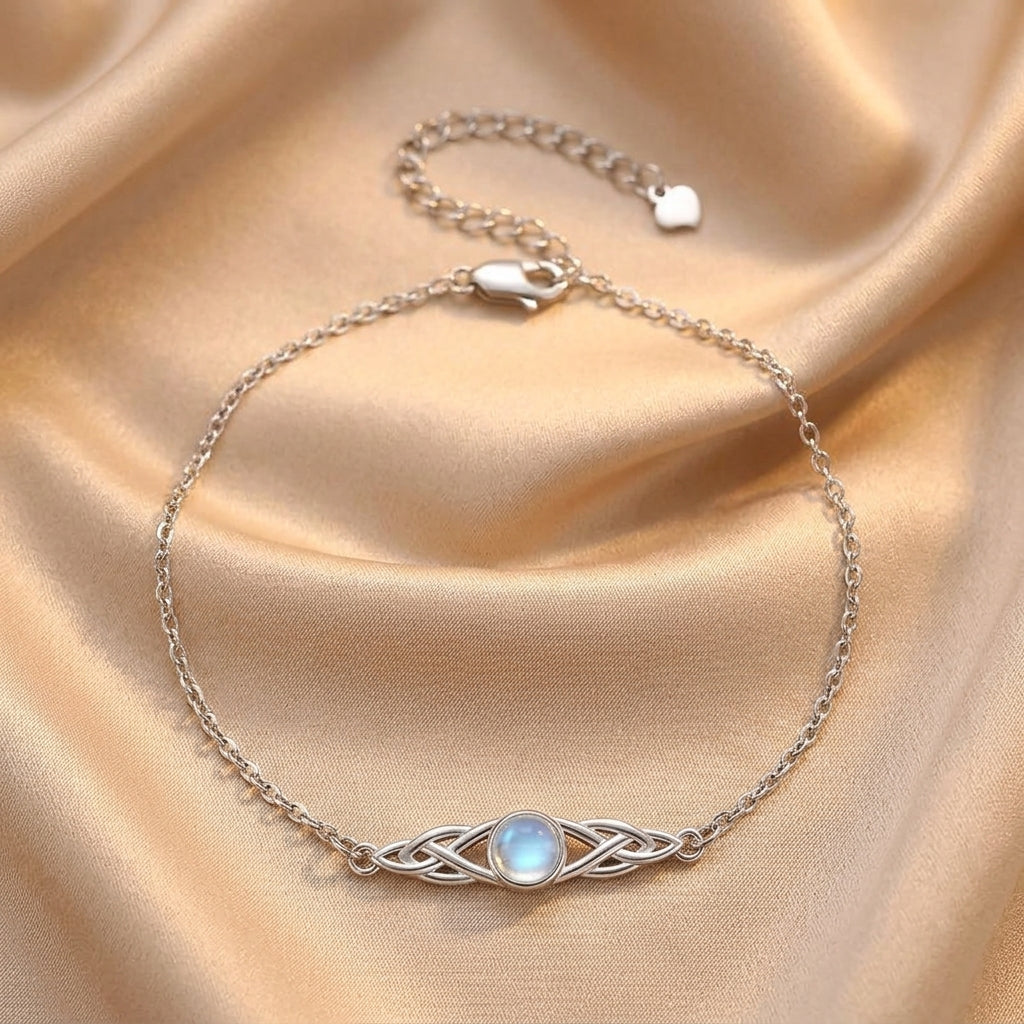 Jasmin — Inlaid Round Moonstone Bracelet