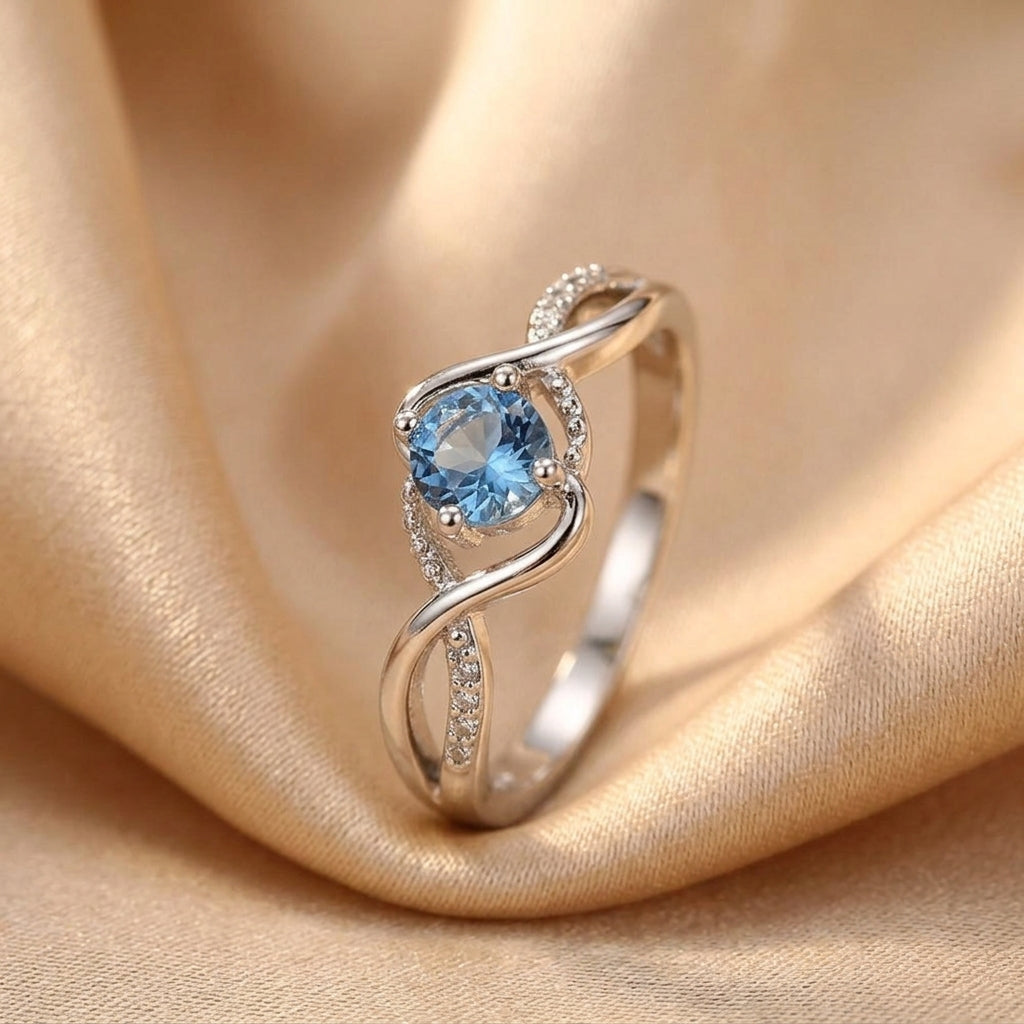 Riikka — Light Luxury Silver-Tone Ring