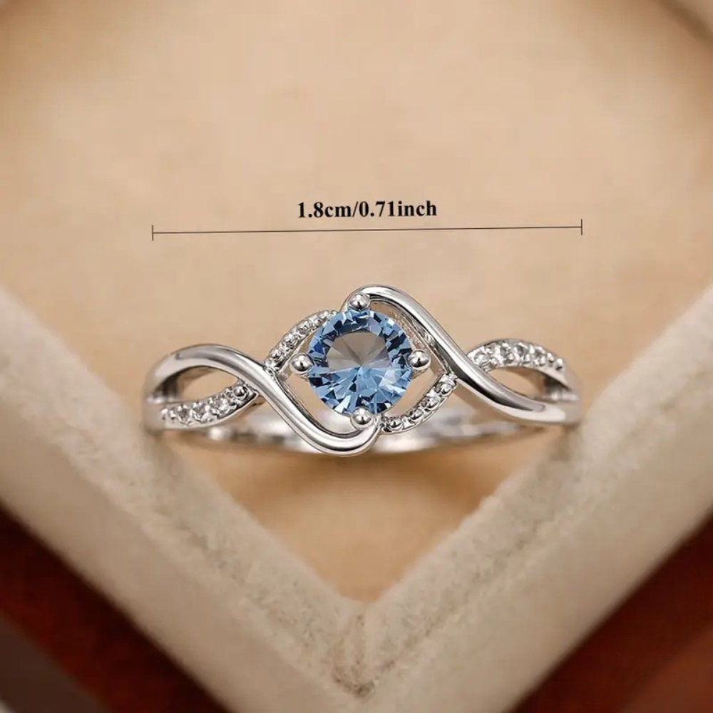 Riikka — Light Luxury Silver-Tone Ring
