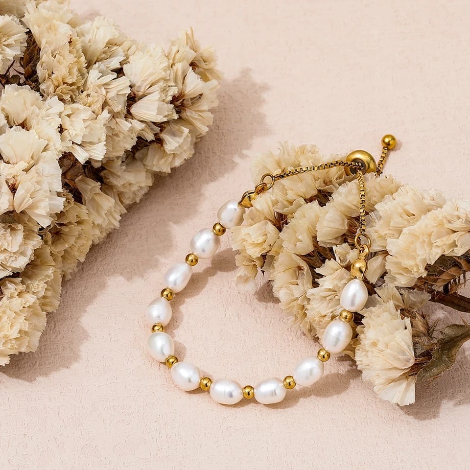 Lillian — Pearl and Gold Bracelet