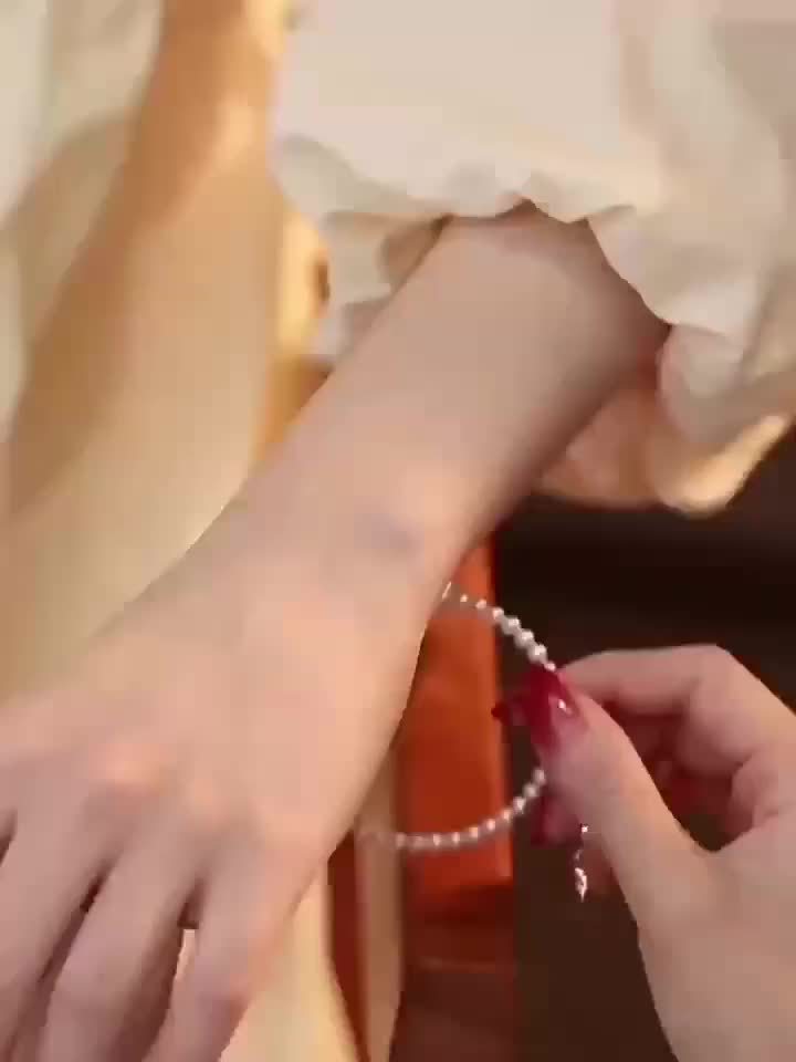 Bernadette — Retro Pearl Bracelet