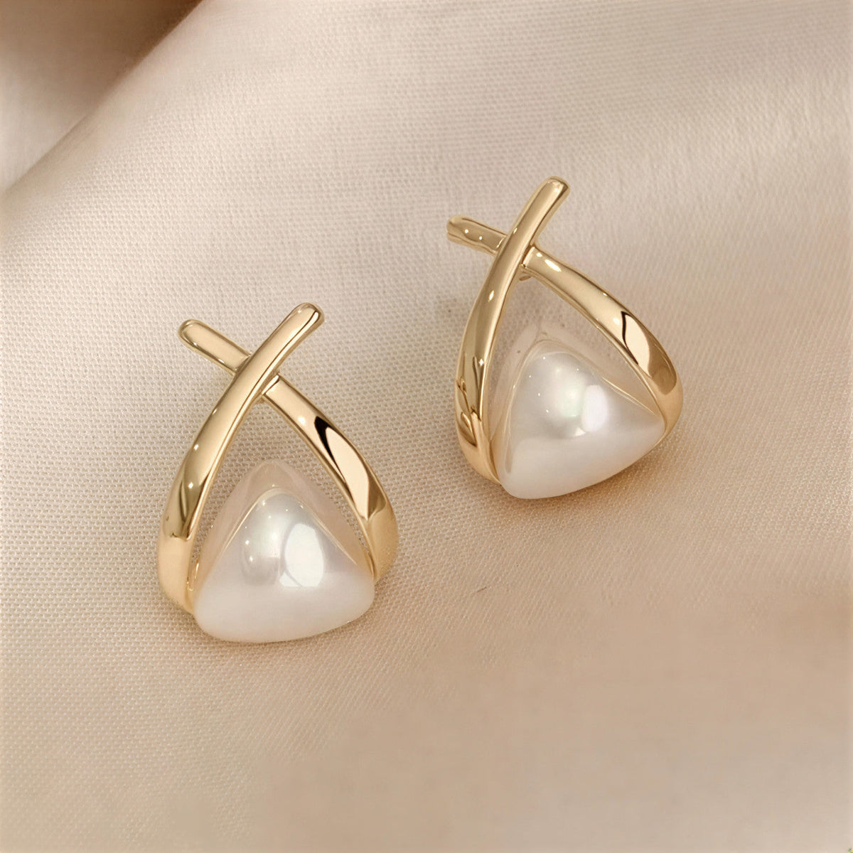 Hope — Everyday Classic Pearl Earrings