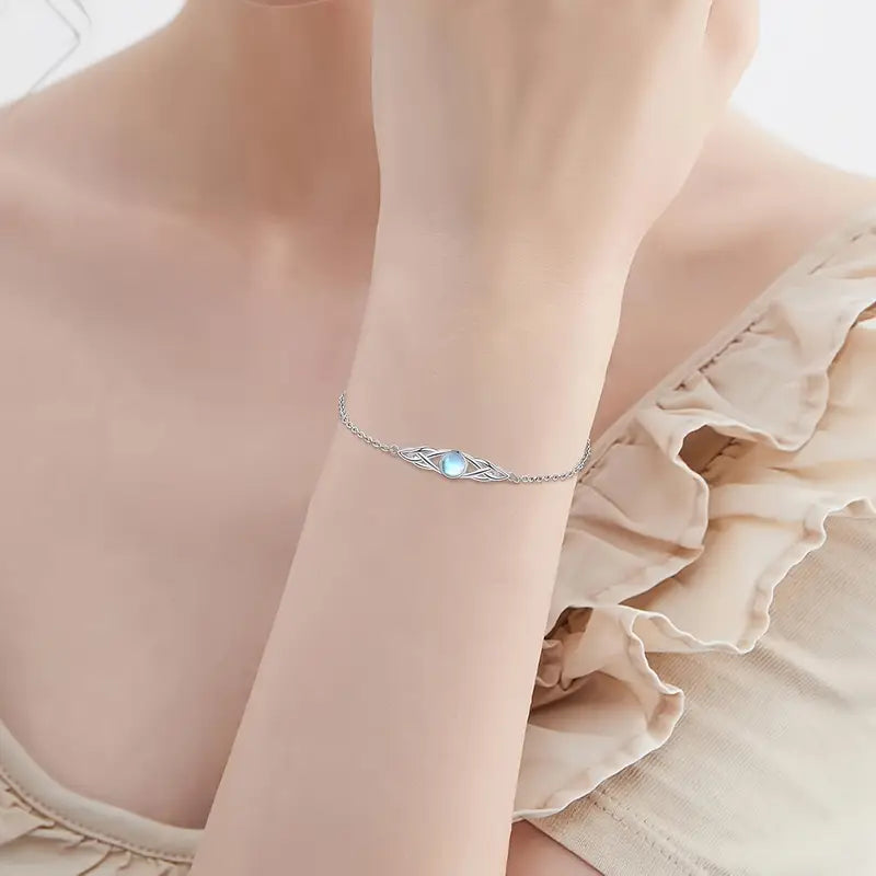 Jasmin — Inlaid Round Moonstone Bracelet