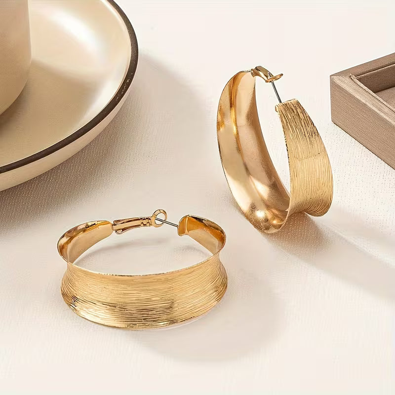 Flora — Vintage Golden Hollow Hoop Earrings