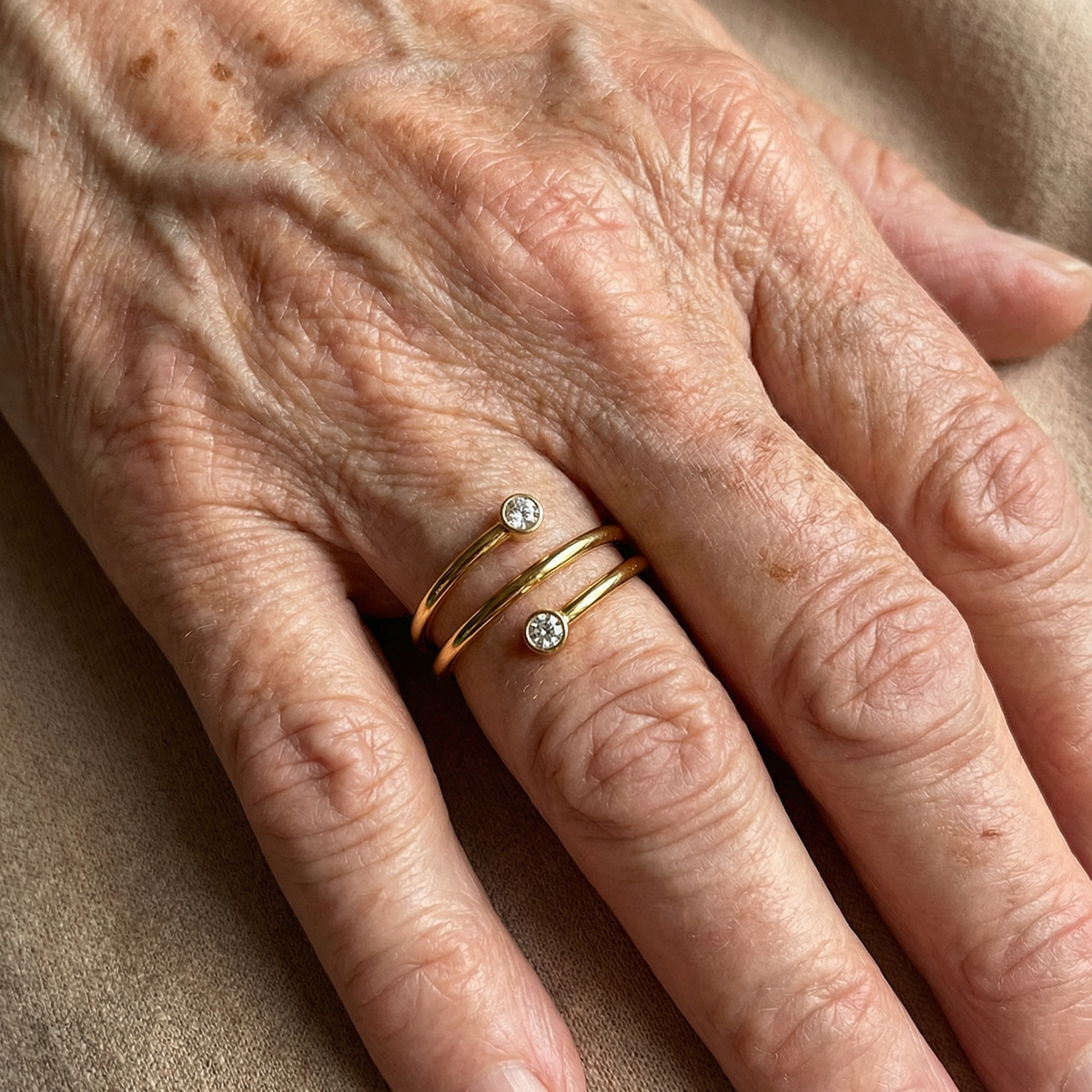 Tuuli — Natural Wood-Look Ring