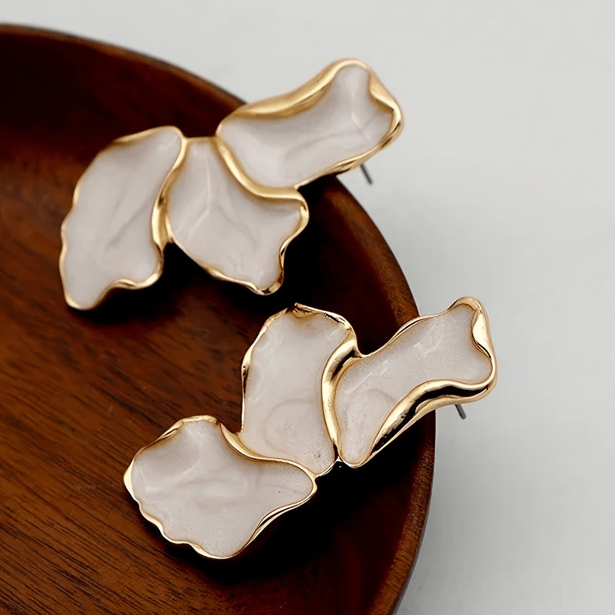Arabella — Pearl Flower Petal Earrings