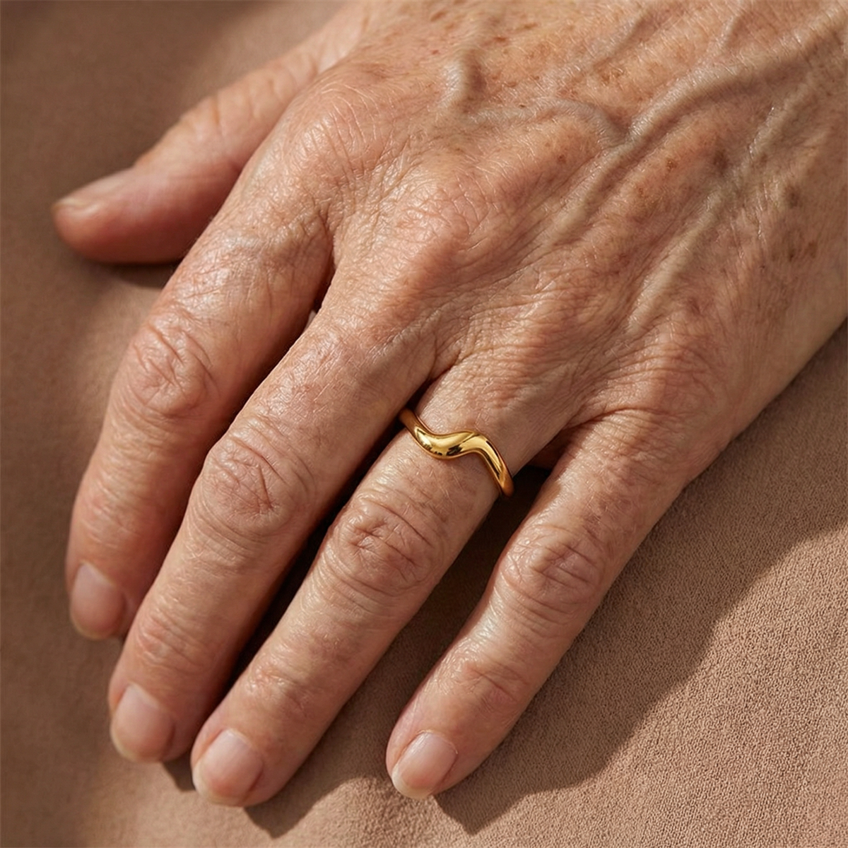 Stella — Soft-Line Ring