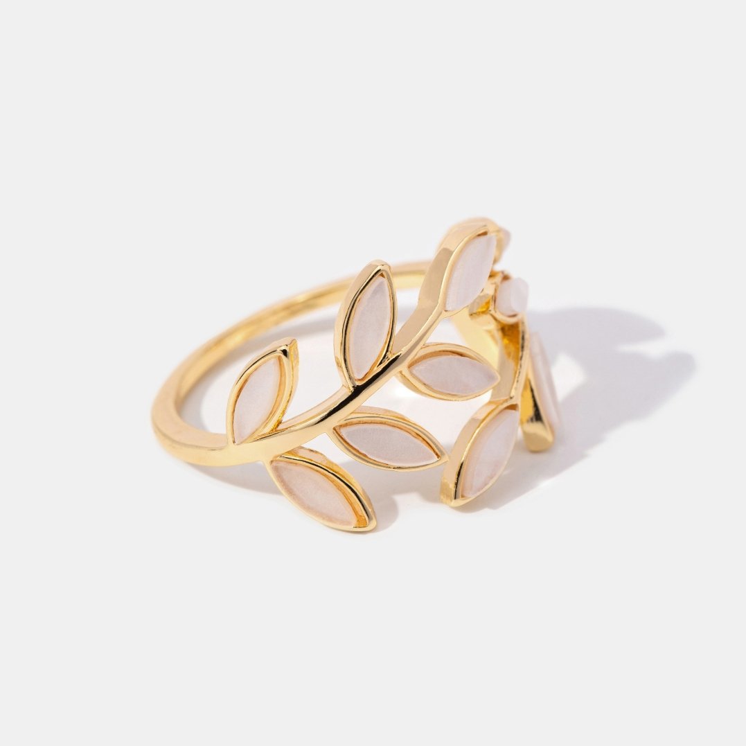 Carla — Gold Leaf Motif Ring