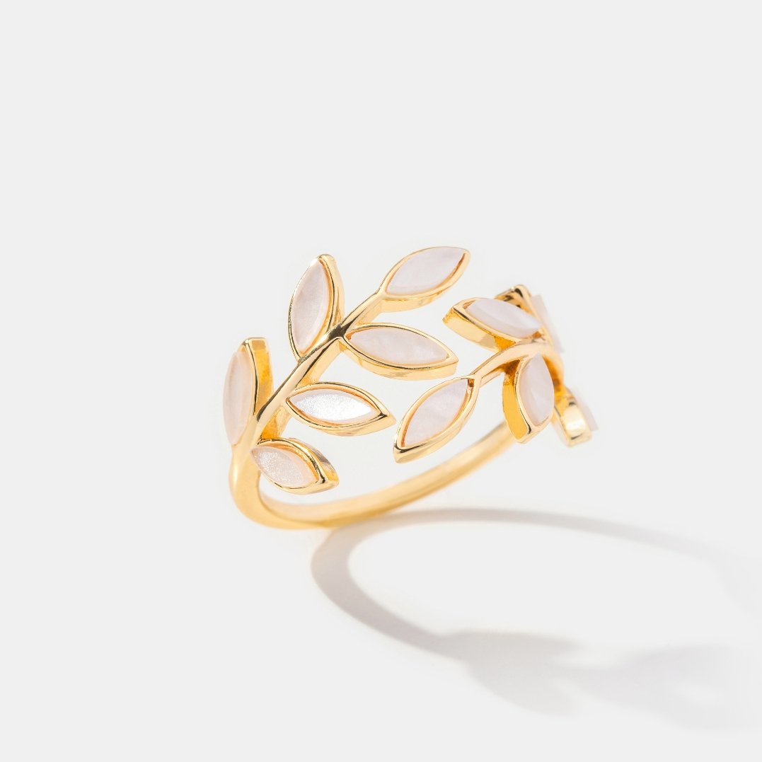 Carla — Gold Leaf Motif Ring