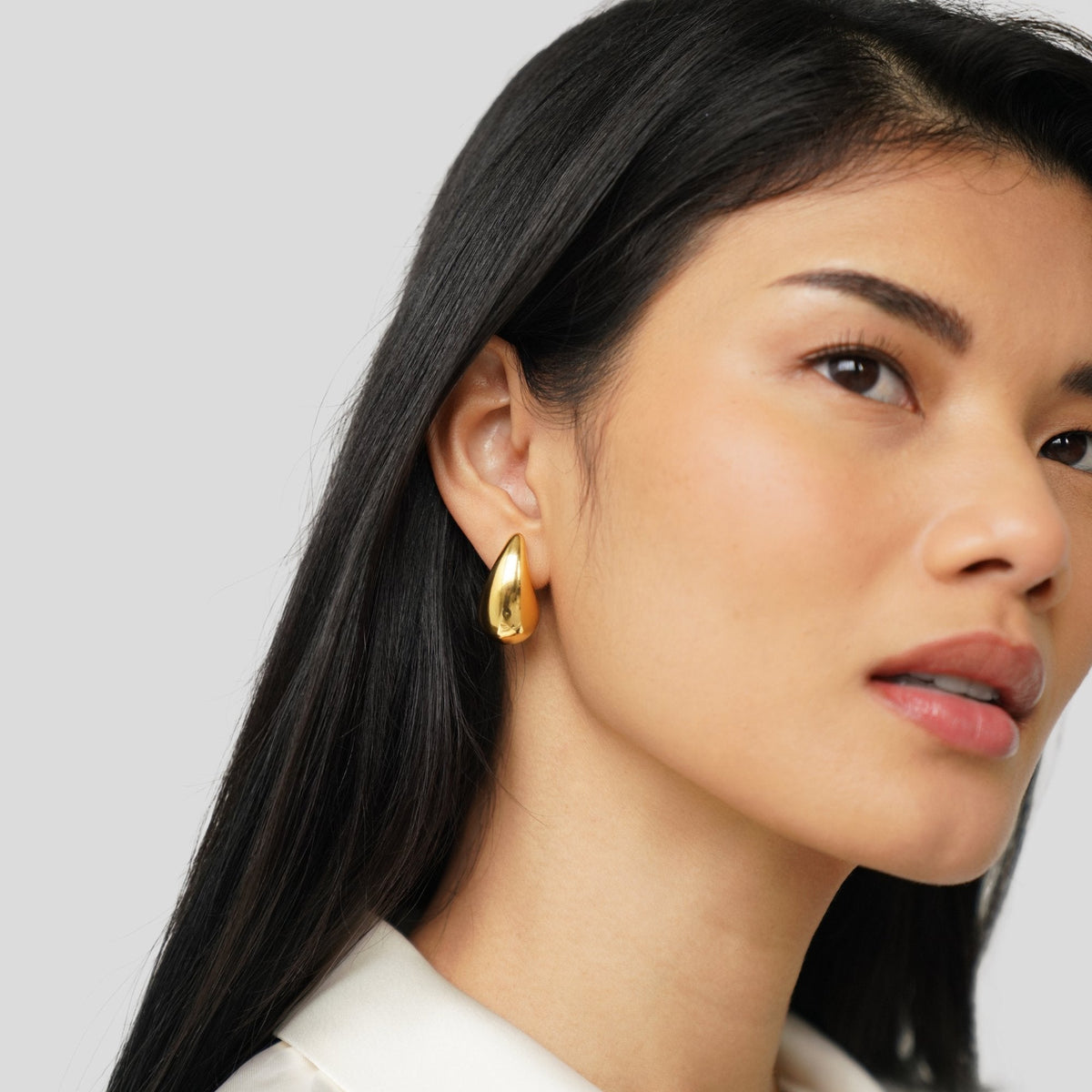 Isla — Gold Teardrop Earrings