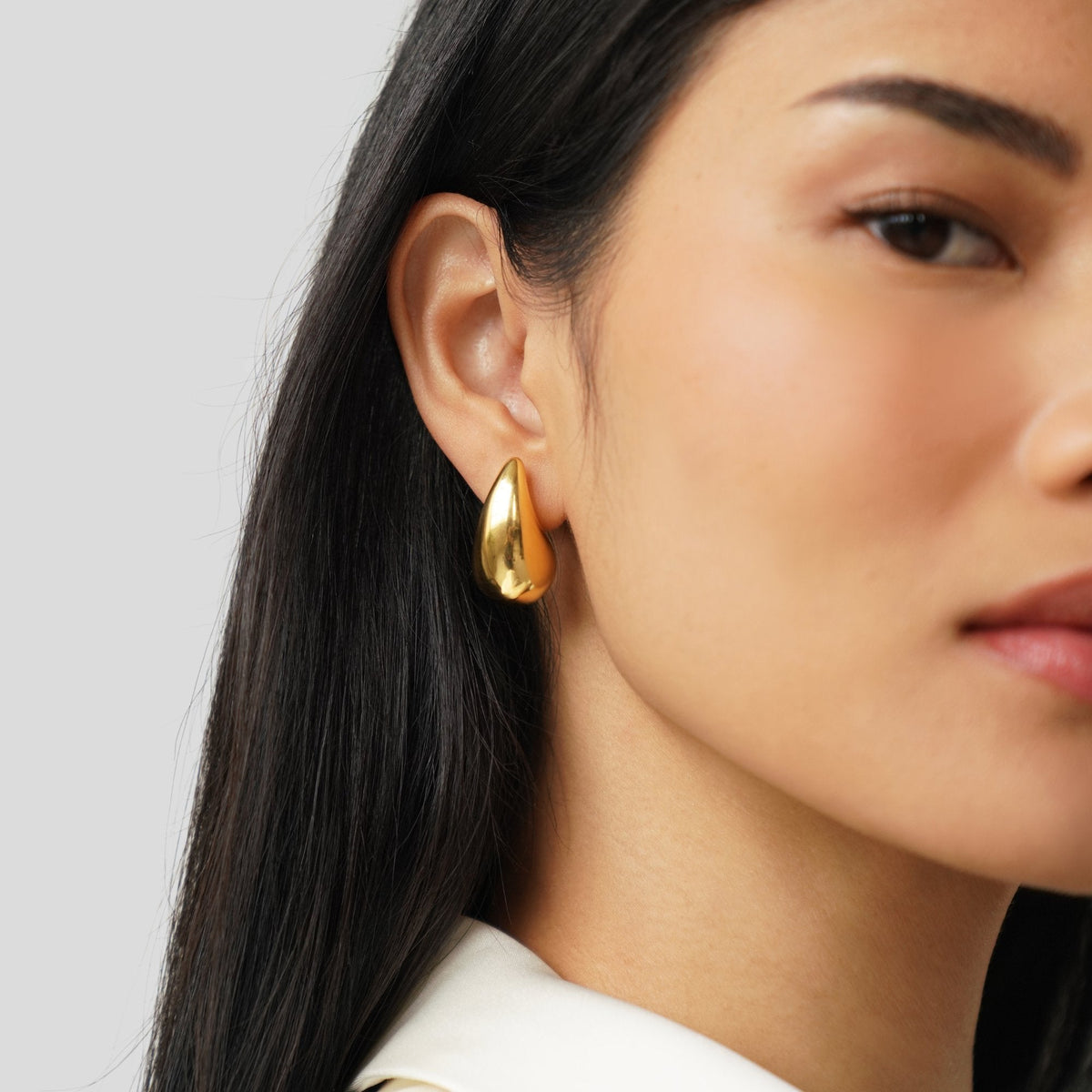 Isla — Gold Teardrop Earrings
