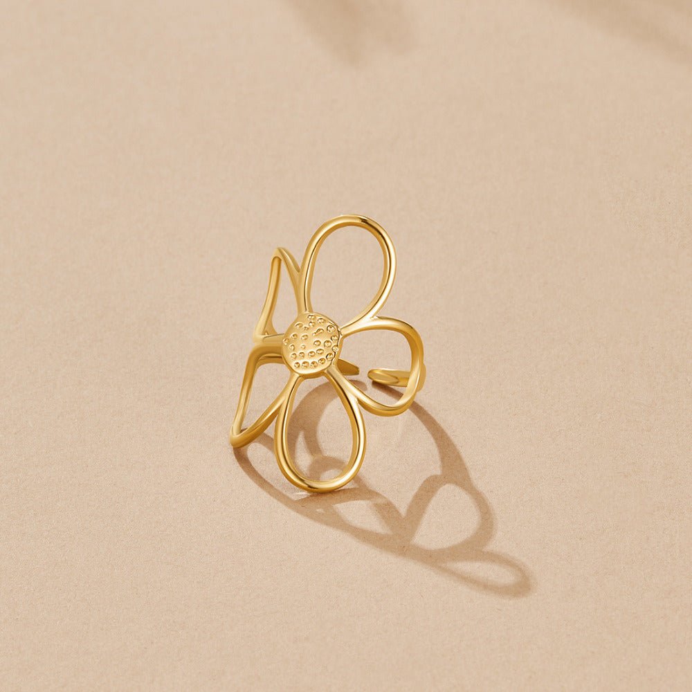 Franca — Golden Daisy Flower Ring