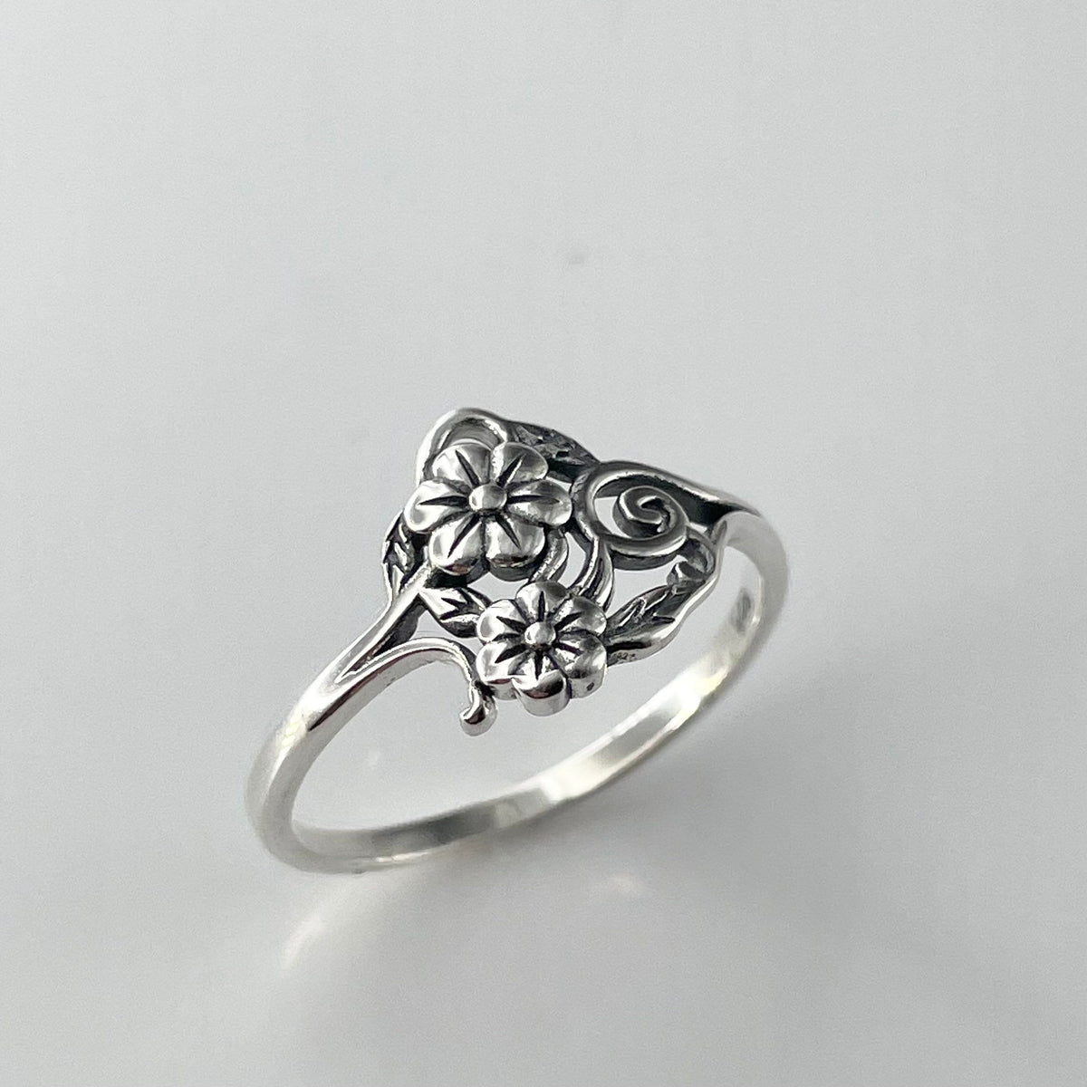 Greer — Classic Bohemian Sunflower Ring