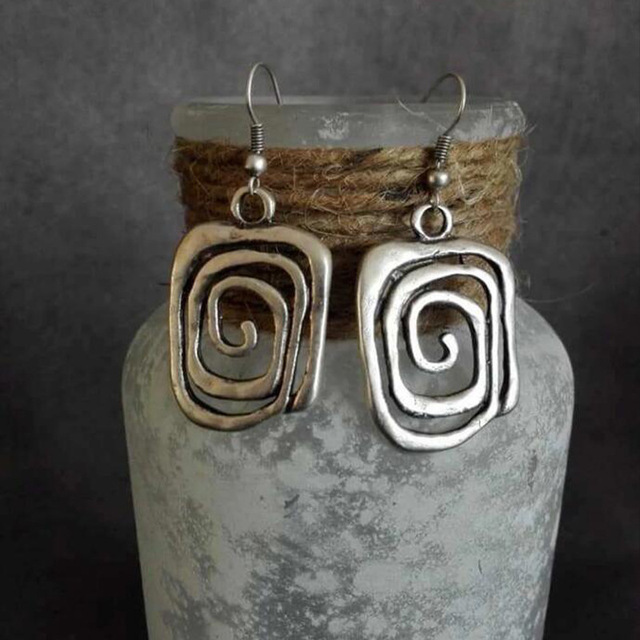 Nancy — Vintage Silver Spiral Earrings