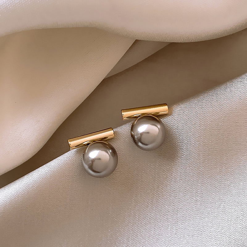 Mallory — Elegant Dark Pearl Earrings in Gold